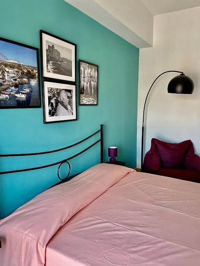 Privat bolig Stanza In Appartamento Condiviso Double Room With Private Bathroom And Balcony In A Shared House Catania