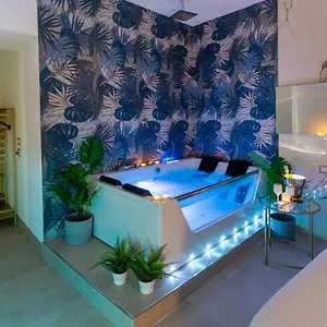 Gasthof Mazzini Luxury Jacuzzy, CTA